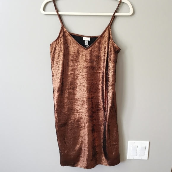 💕2/$20💕A‎  New Day Shimmery Bronze Metallic Sheath Dress NWT - Picture 2 of 7